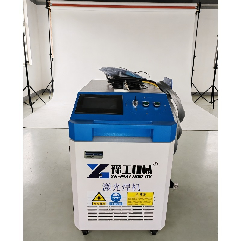 Industrial Laser Metal Cutter - Handheld Fiber Laser Cleaning Machine 3-in-1